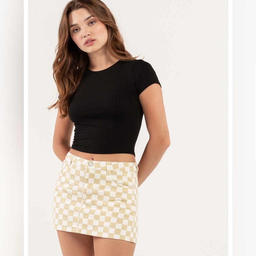 NWT Tilly’s mini skirt